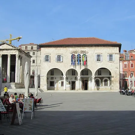 In Pula/istrien 10864 Lejlighed *