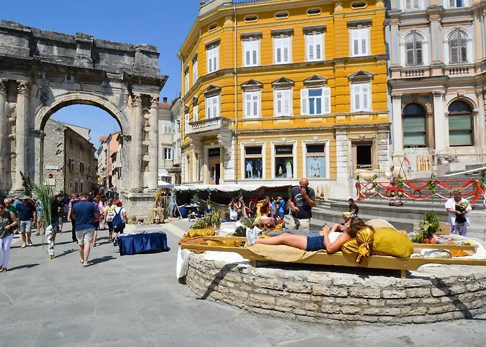 In - Istrien 10864 * Pula